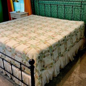 Wedding Ring Queen Quilt